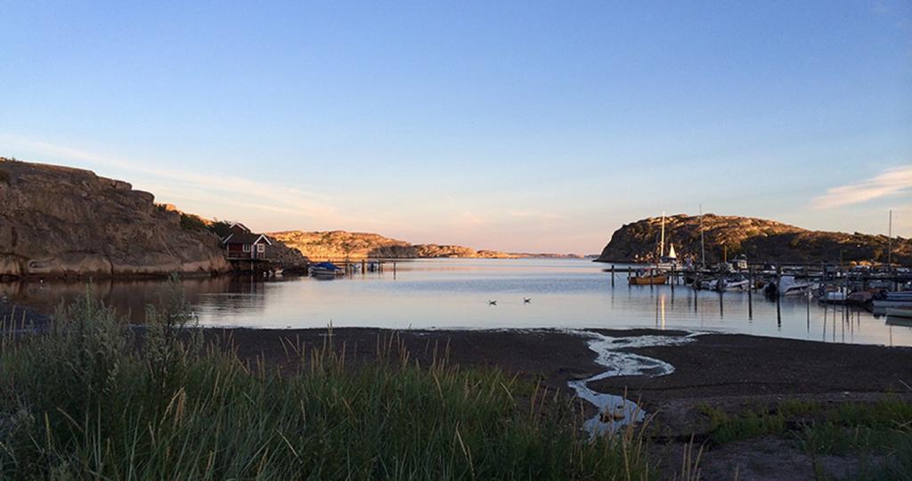 Kustnaera Vandrarhem Hamburgsund Exterior photo
