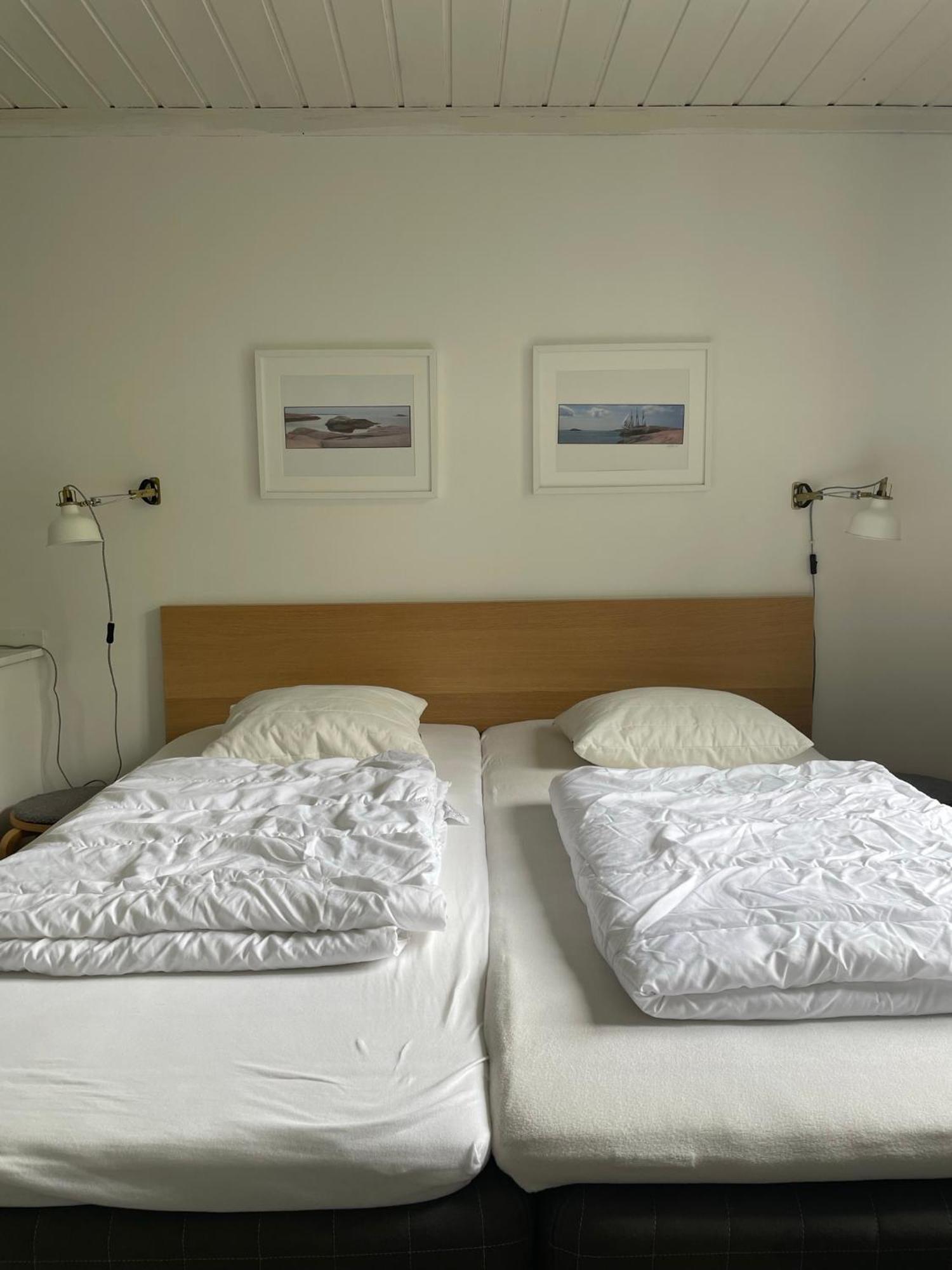 Kustnaera Vandrarhem Hamburgsund Room photo