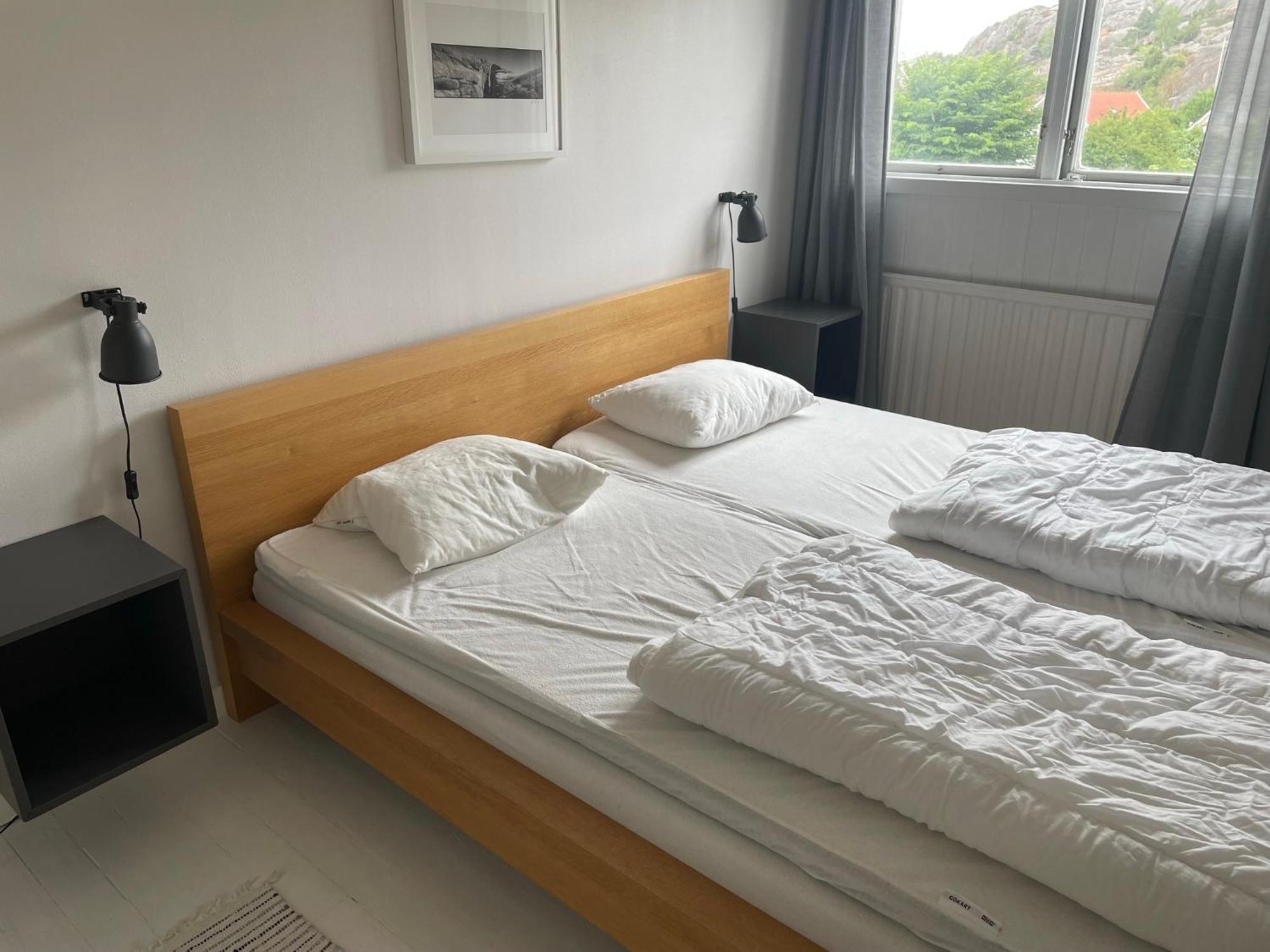Kustnaera Vandrarhem Hamburgsund Room photo